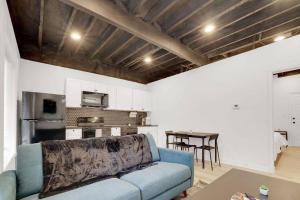 Housepitality - The Neuschwanstein Flat