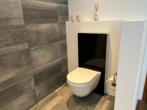 Schöne, sonnige Parterrewohung 3 Zi. mit Garten