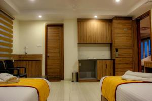 RR Mount Elite Suites