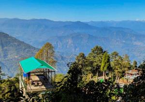 The Oak Retreat Lamahatta