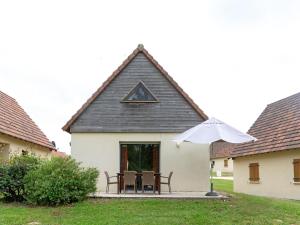 Maisons de vacances Charming holiday home in Lacapelle-Marival with terrace : photos des chambres