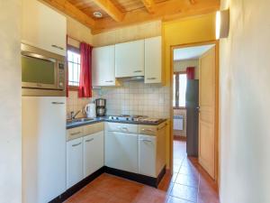 Maisons de vacances Charming holiday home in Lacapelle-Marival with terrace : photos des chambres