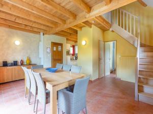 Maisons de vacances Charming holiday home in Lacapelle-Marival with terrace : photos des chambres