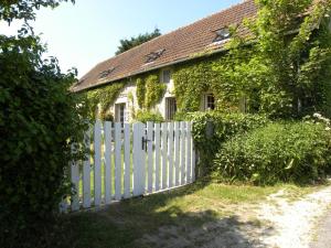 Maisons de vacances Charming country house with a garden 3 km from Omaha Beach : photos des chambres