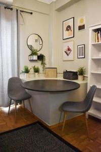 Seven Seconds Away Apartment