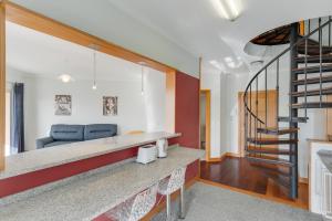 Camara de Lobos Duplex Apartment by HR MADEIRA