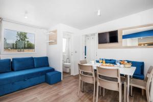 Mobile Homes in Camping Omisalj, island Krk, with swimmingpool 