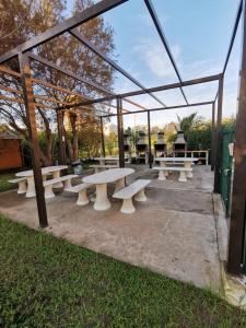 Logement terrain de tennispiscine 800m de la mer