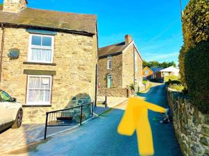 Castle Buildings Cottage1