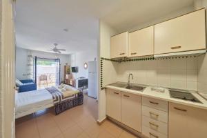 Estudio Tres Pinos Piscina, Junto al mar