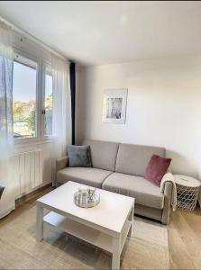 Appartements IDF03 Superbe appart cosy aeroport CDG wifi 4 pers : photos des chambres