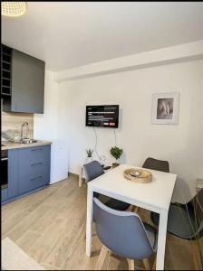 Appartements IDF03 Superbe appart cosy aeroport CDG wifi 4 pers : photos des chambres