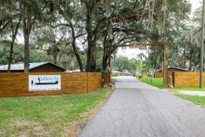 Idlewild Lodge and RV Park