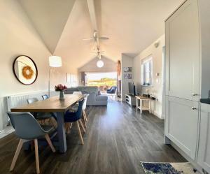 Seahorse Lodge at The Bay Filey, sleeps up to 6, and 2 dogs stay for free!