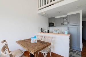 Sur lîlot de St Martin au centre du port vue exceptionnelle !