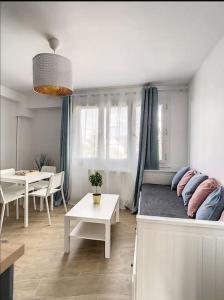 Appartements IDF04 Superbe appart cosy aeroport CDG wifi 4 pers : photos des chambres