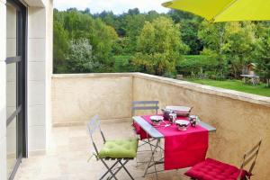 Appartements Charming holiday flat with communal pool, Malaucene : photos des chambres