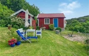 4 Bedroom Cozy Home In Ellös - Grundsund