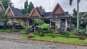 Pirerukafu Villa's - Villa Tipe Thailand di Kota Bunga Puncak - Tjiseureuh