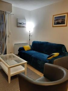 Hyper centre de Sarzeau, grand appartement au calme avec jardinet