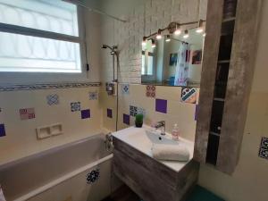 Vintage flat on Villefranche bay - free car park