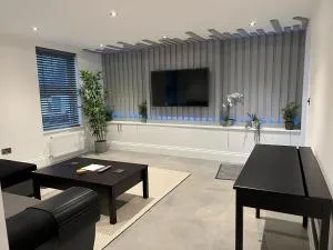 Luxury 1 bed apartment + 1 Sofa Bed Can sleep Up To 4 People 5 Mins Barnet Station Free Parking - Barnet