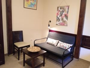 Конна база и Къща за гости Дворене