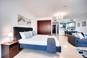 Big sea view studio in JBR