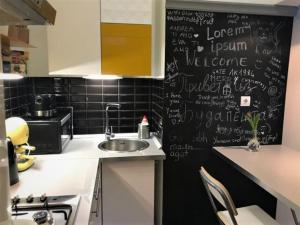 Trendy & Cozy Apartment at Heroes Square