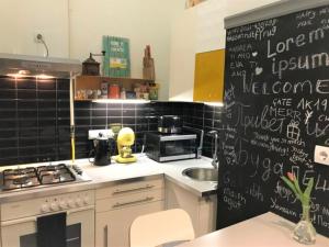 Trendy & Cozy Apartment at Heroes Square