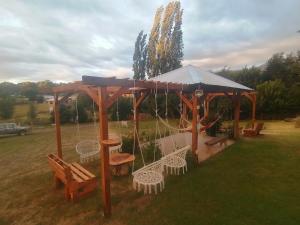 Turismo Jaos Cabañas Tinas y Quincho