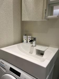 Beautiful Apartment Great Location FREE PARKING