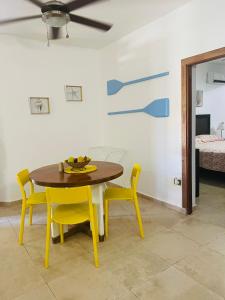 Lovely Beachfront 2 bedrooms condo with 2 pools