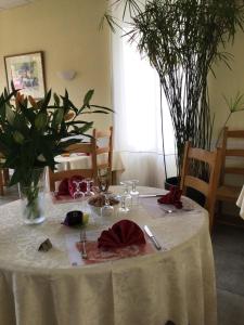 Hotels Hotel Restaurant Les Touristes : photos des chambres
