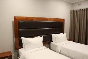 A pristine BB located in the peaceful suburb of Belvedere Harare - 2008 - Norton