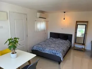 פנינה במדבר - Beʼer Ora