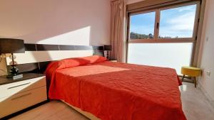 Skyline 14 Large and sunny all-day balcony with stunning sea views