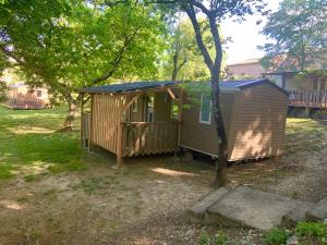 Campings Camping les Chenes : photos des chambres