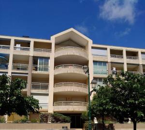 Appartement 2 Pièces avec une grande terrasse, 3 étoiles, Wifi, Box pour véhicule et vélos