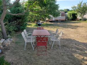 Villas Charmant Mobile-home 6 personnes sur terrain prive a 200 m de la plage - PADRIG : photos des chambres