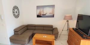 Apartment mit Meerblick, 50 Meter vom Sandstrand - Nin