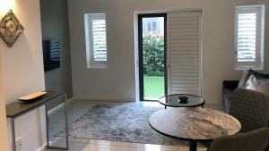 Woodroyd - Ground Floor Apartment in Green Point