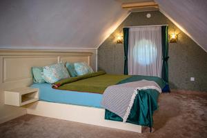 Vila Rozalia Garden Gate