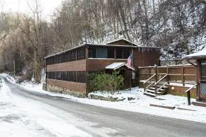 River Front Resort - Dryfork