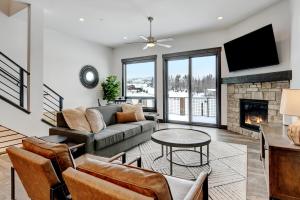 Downtown WP Villa 38 I Private Hot Tub I Great Views I Activity Program