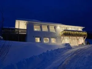 Beautiful view - close to the sea, mountains and nature - Grøtfjord