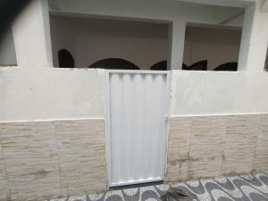 Casa de Praia Completa em Cabo Frio 01 para até 5 pessoas
