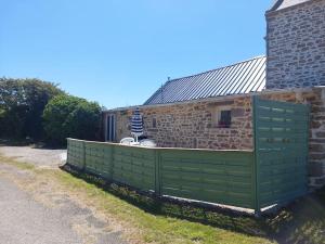 Maisons de vacances Gite Kerlosvezan, a la campagne, proche mer : photos des chambres