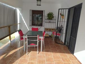 Agradable casa con piscina en la serranía.