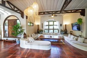Oceana - Beachfront Villa